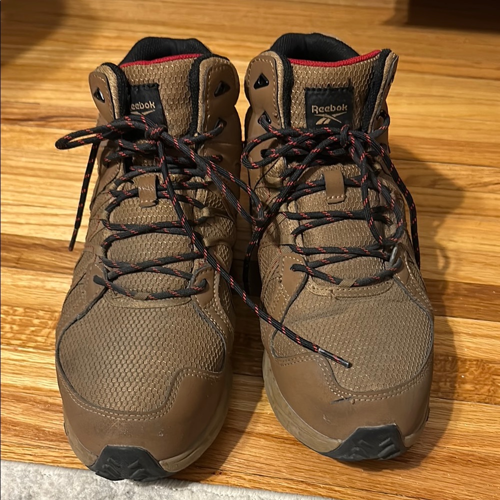 Reebok Brown steel toe work boots with Rugged Outsole and Ankle Support